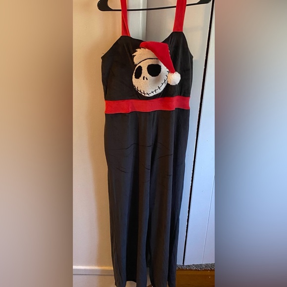 (NWOT)Nightmare before Christmas-jumpsuit Size Junior large - Picture 3 of 4